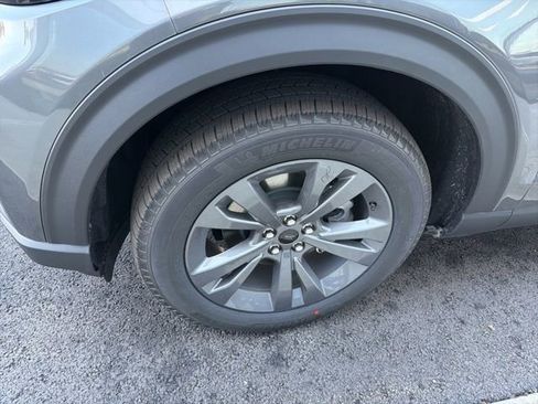 New 2026 Ford Explorer Active w/ Active Comfort Package image 8