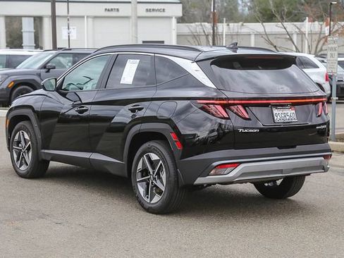 Certified 2025 Hyundai Tucson SEL image 2