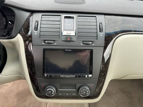 Used 2008 Cadillac DTS FWD image 15