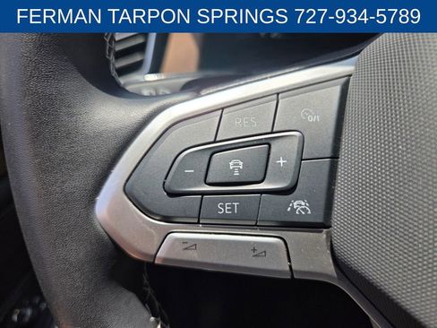 Used 2025 Volkswagen Atlas SE AWD/4WD image 31