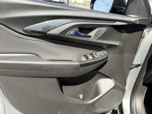 Used 2023 Chevrolet TrailBlazer RS w/ Convenience Package image 16