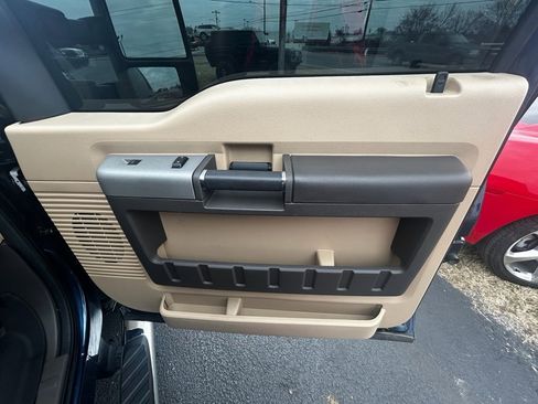 Used 2014 Ford F250 Lariat w/ Lariat Interior Package image 21