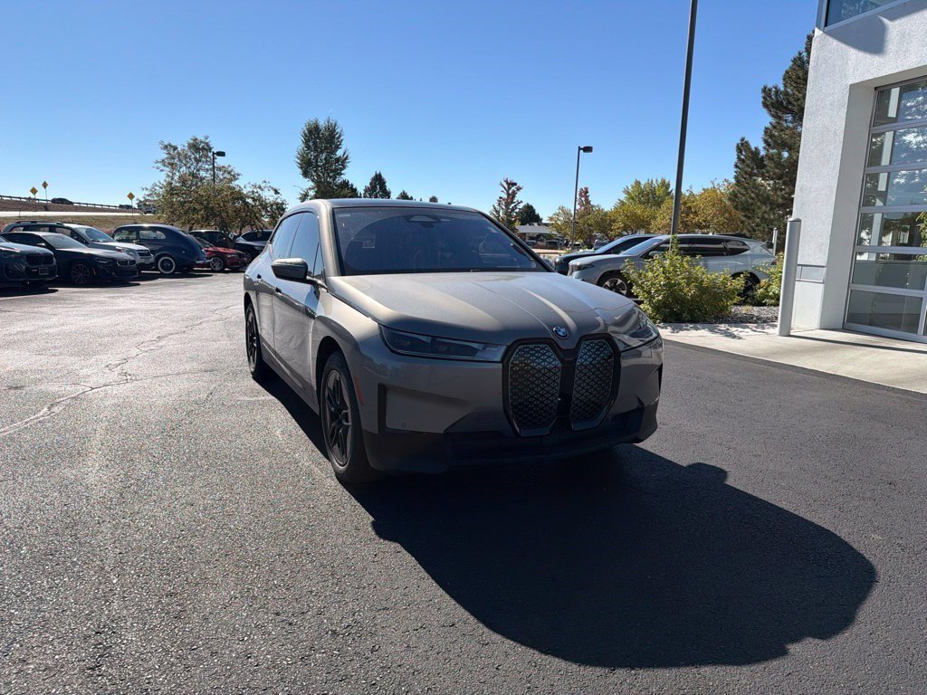 Used 2024 BMW iX xDrive50 AWD/4WD image 7