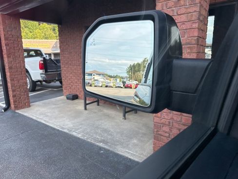 Used 2018 Ford F150 Lariat w/ Equipment Group 502A Luxury image 25