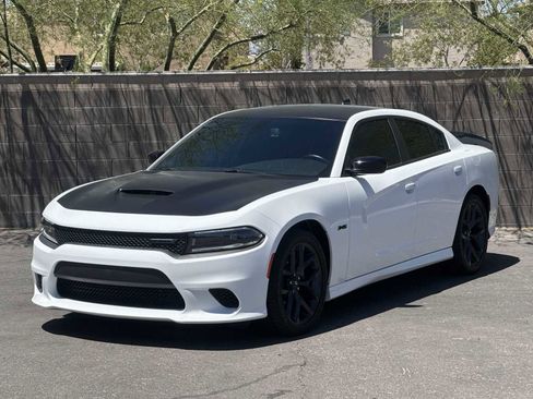 Used 2023 Dodge Charger R/T w/ Blacktop Package RWD image 4