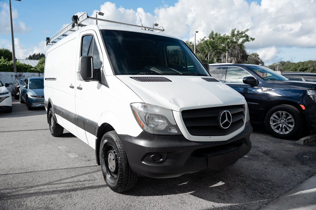 Used 2017 Mercedes-Benz Sprinter 2500 image 2