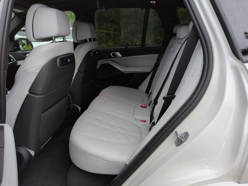 New 2026 BMW X5 xDrive40i w/ M Sport Package AWD/4WD image 14