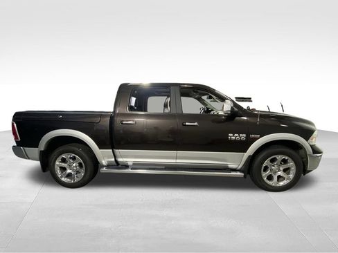 Used 2017 RAM 1500 Laramie AWD/4WD image 10