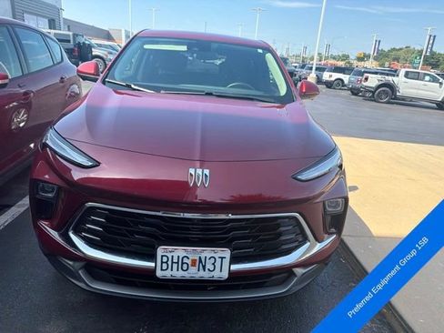 Used 2024 Buick Encore GX Preferred w/ Comfort Package FWD image 2