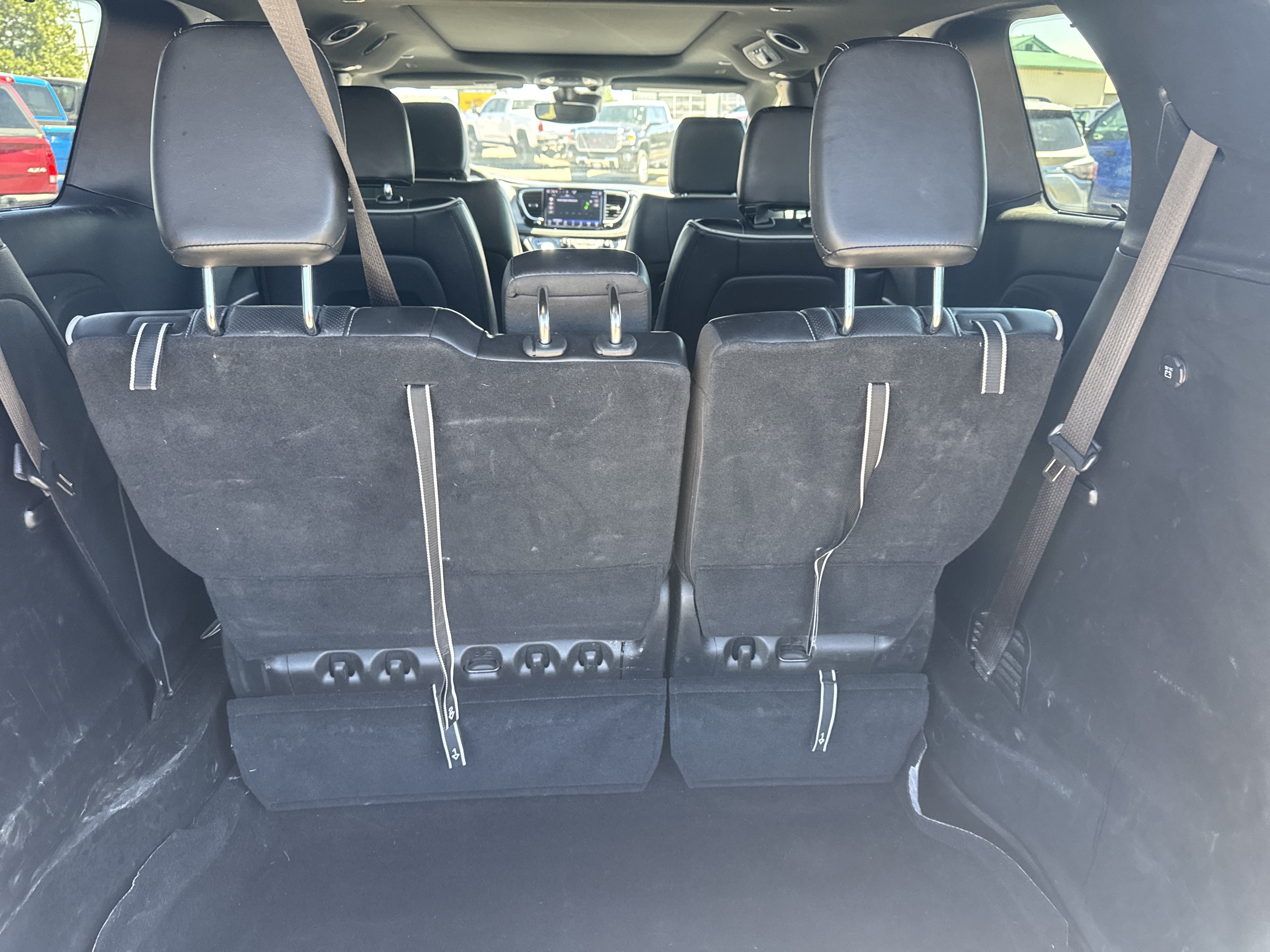 Used 2025 Chrysler Pacifica Limited FWD image 25