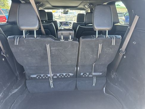 Used 2025 Chrysler Pacifica Limited FWD image 25