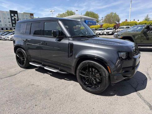 Used 2023 Land Rover Defender 110 V8 AWD/4WD image 7