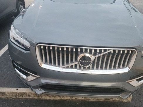 Used 2022 Volvo XC90 T8 Inscription image 8