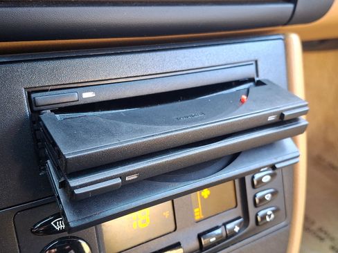 Used 2001 Porsche Boxster image 18