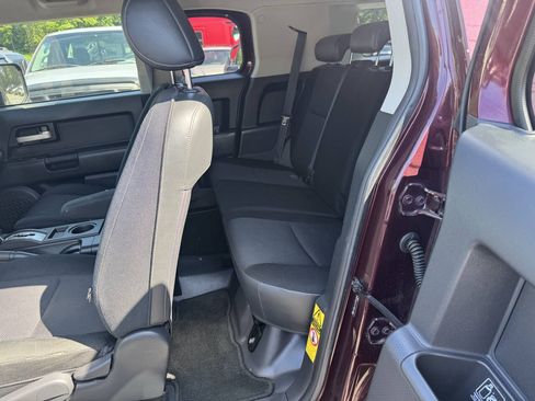 Used 2007 Toyota FJ Cruiser 4WD image 11