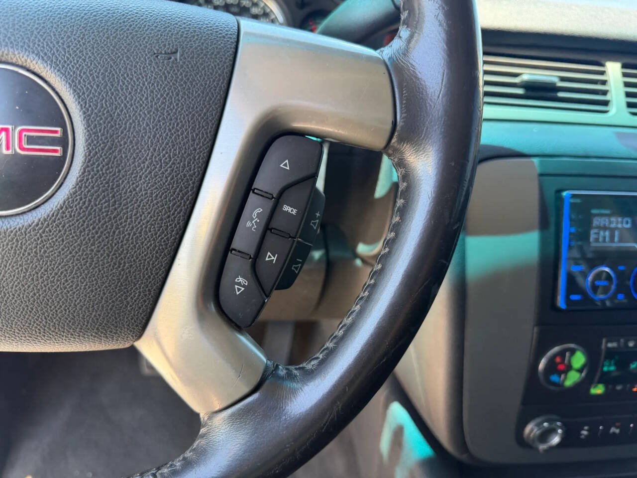 Used 2012 GMC Yukon SLT AWD/4WD image 24