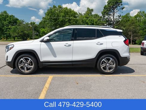 Used 2019 GMC Terrain SLT w/ Infotainment Package II AWD/4WD image 3