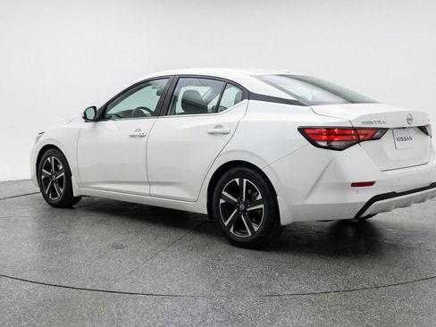 Used 2025 Nissan Sentra SV image 5
