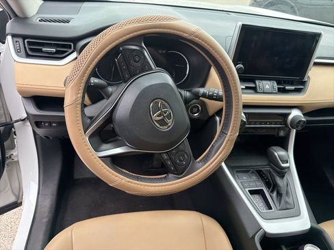 Used 2024 Toyota RAV4 XLE Premium image 12