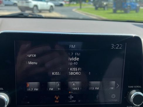 Used 2023 Nissan Rogue SV FWD image 32