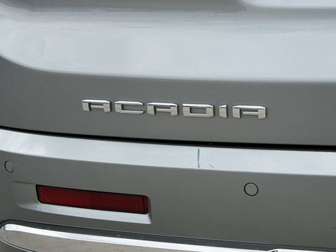 Used 2023 GMC Acadia Denali FWD image 11
