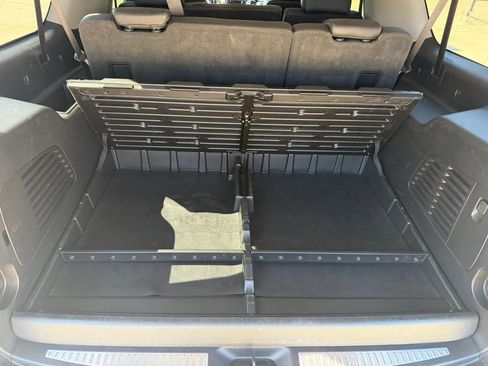 Used 2019 Chevrolet Suburban LT AWD/4WD image 43