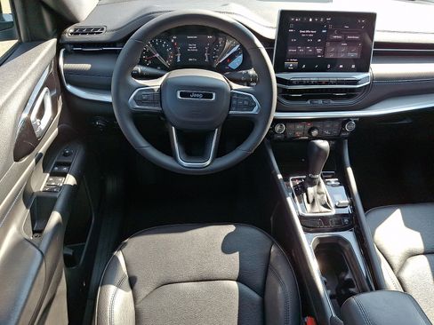Used 2026 Jeep Compass Limited AWD/4WD image 11