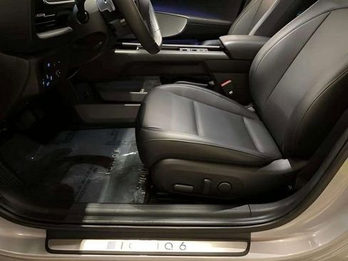 Used 2025 Hyundai Ioniq 6 SEL RWD image 65