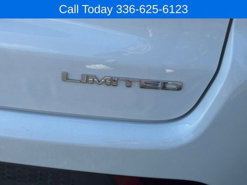 Used 2025 Jeep Compass Limited AWD/4WD image 13