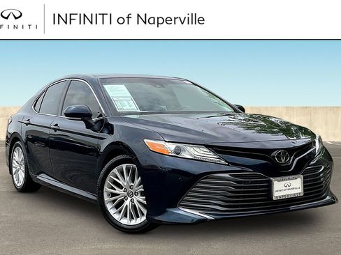 Used 2018 Toyota Camry XLE FWD image 1