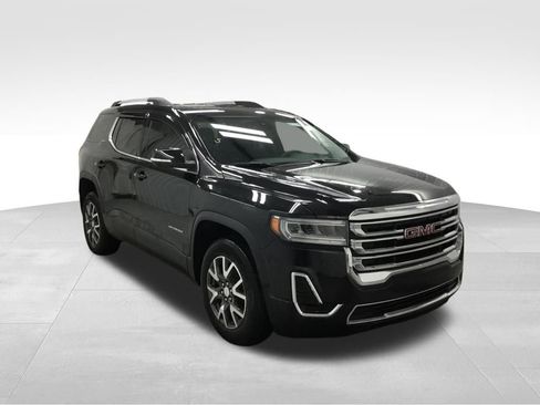 Used 2023 GMC Acadia SLE w/ Driver Convenience Package image 3