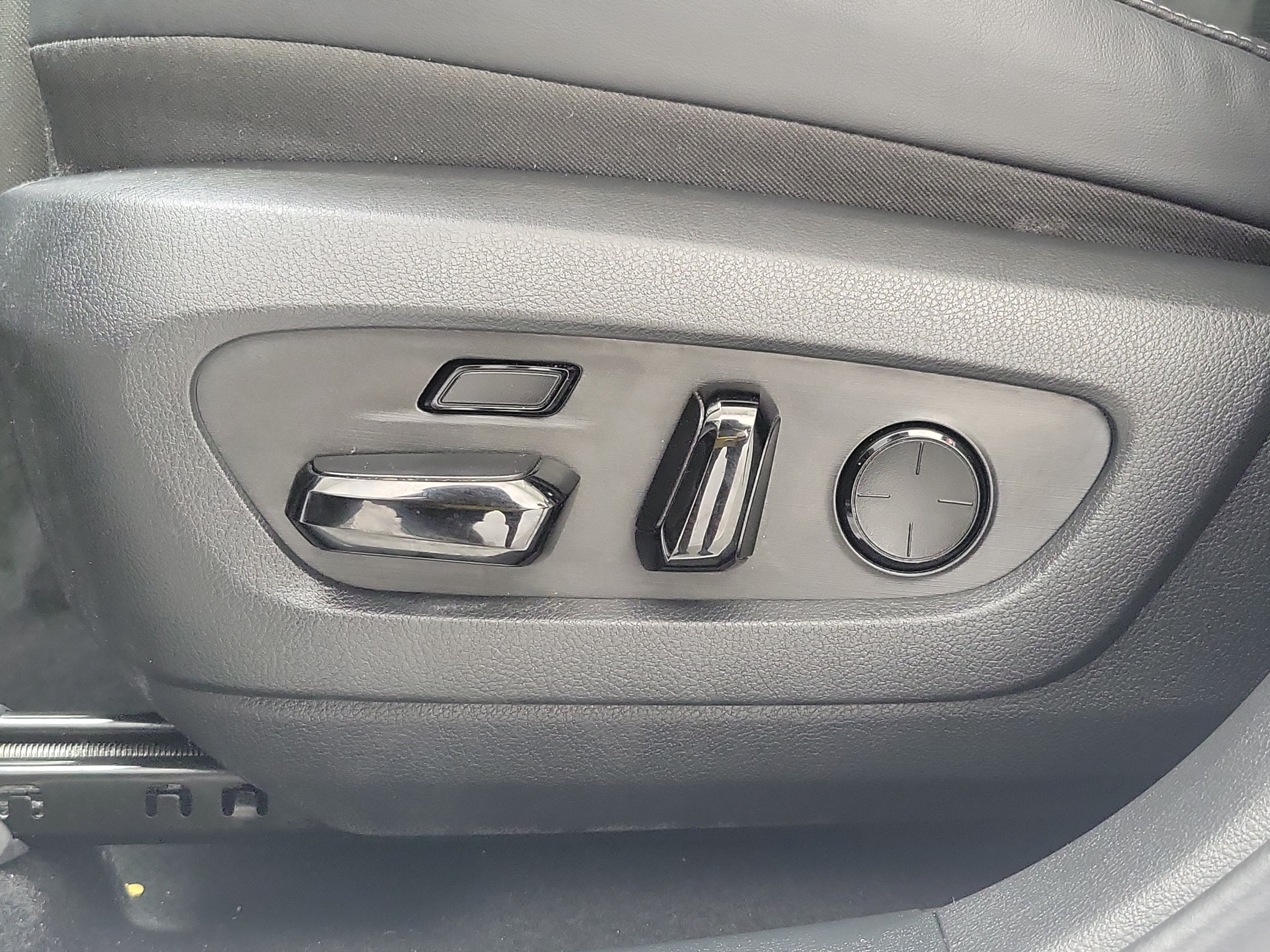 Used 2023 Lexus RX 350 AWD w/ Accessory Package (Z1) image 17