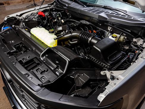 Used 2025 Ford F150 XL w/ Equipment Group 103A High image 32