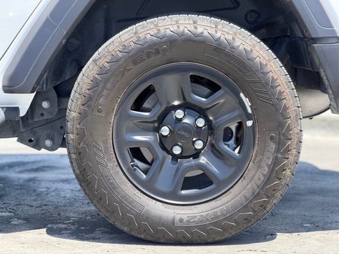 Used 2025 Jeep Wrangler Unlimited Sport AWD/4WD image 2
