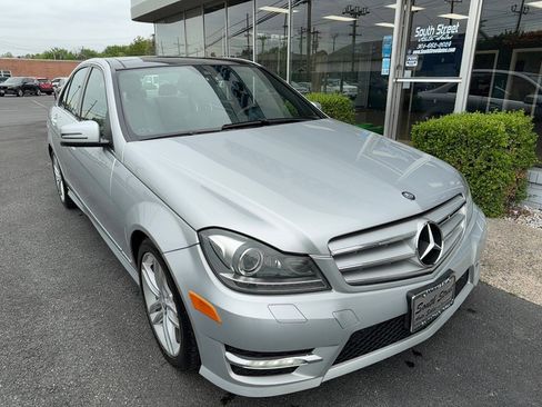 Used 2013 Mercedes-Benz C 300 4MATIC Sedan image 2