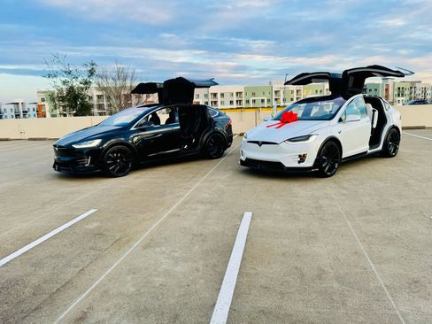 Used 2020 Tesla Model X Long Range image 13