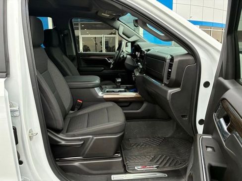 Used 2024 Chevrolet Silverado 1500 LT Trail Boss w/ Protection Package AWD/4WD image 12