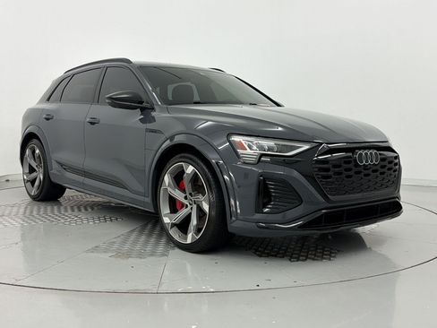Certified 2024 Audi SQ8 e-tron Premium Plus w/ Black Optic Package AWD/4WD image 7