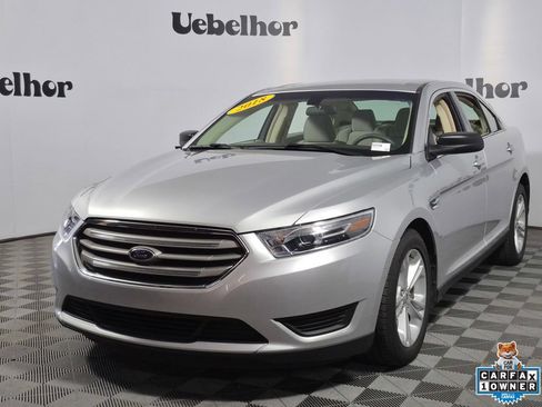 Used 2018 Ford Taurus SE FWD image 3