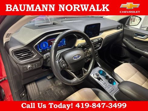 Used 2021 Ford Escape Titanium w/ Titanium Elite Package AWD/4WD image 14