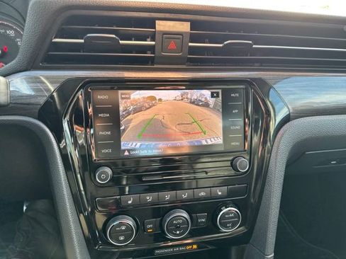 Certified 2020 Volkswagen Passat 2.0T R-Line image 27