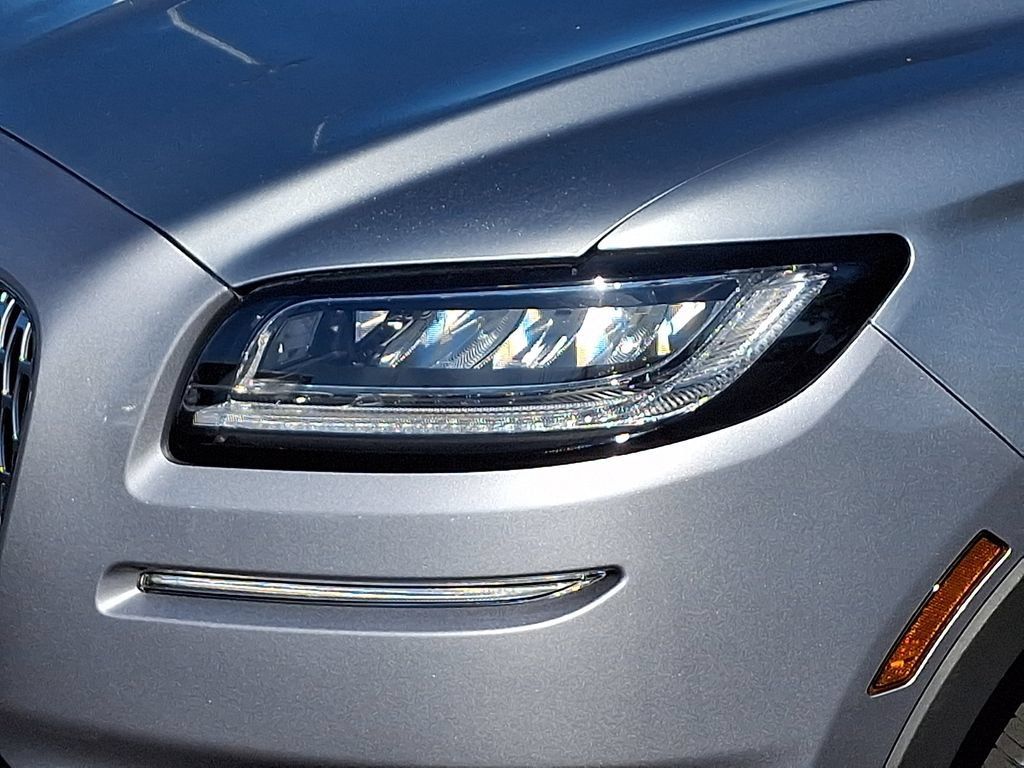 Certified 2023 Lincoln Nautilus Reserve AWD/4WD image 9