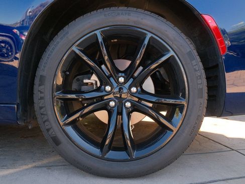 Used 2016 Dodge Charger SE w/ Blacktop Package RWD image 38