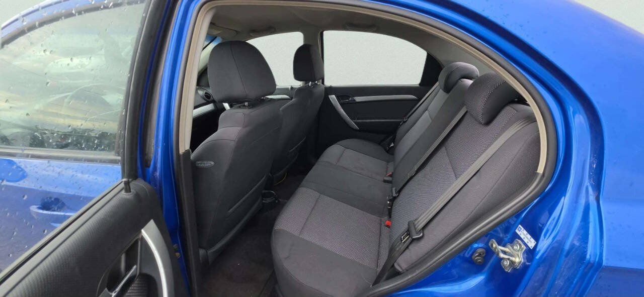 Used 2011 Chevrolet Aveo LT w/ Power and Convenience Package FWD image 7