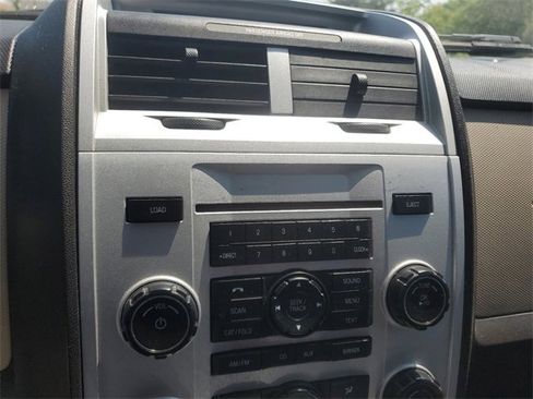 Used 2010 Mercury Mariner 2WD image 20