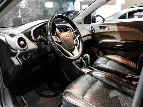 Used 2019 Chevrolet Sonic Premier FWD image 4