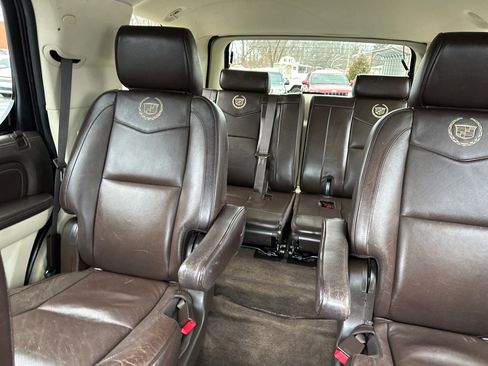 Used 2014 Cadillac Escalade Platinum image 35