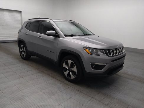 Used 2018 Jeep Compass Latitude w/ Popular Equipment Group FWD image 11