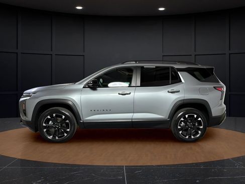 Used 2025 Chevrolet Equinox RS w/ Safety and Technology Package AWD/4WD image 2