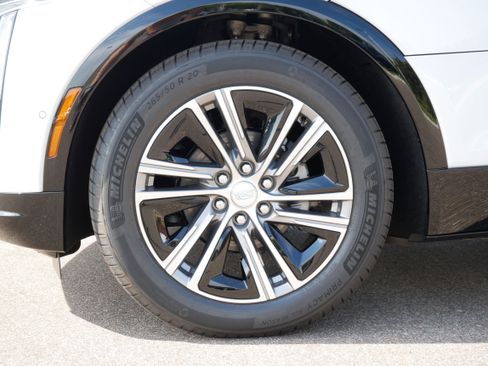 Used 2026 Cadillac Lyriq Luxury w/ LPO, Floor Liner Package image 13